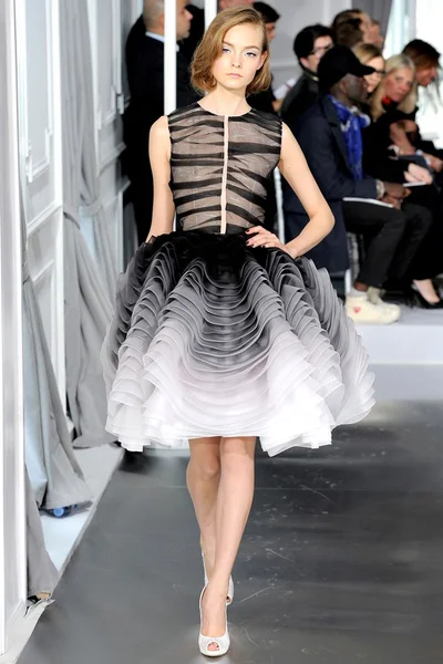 Look 23